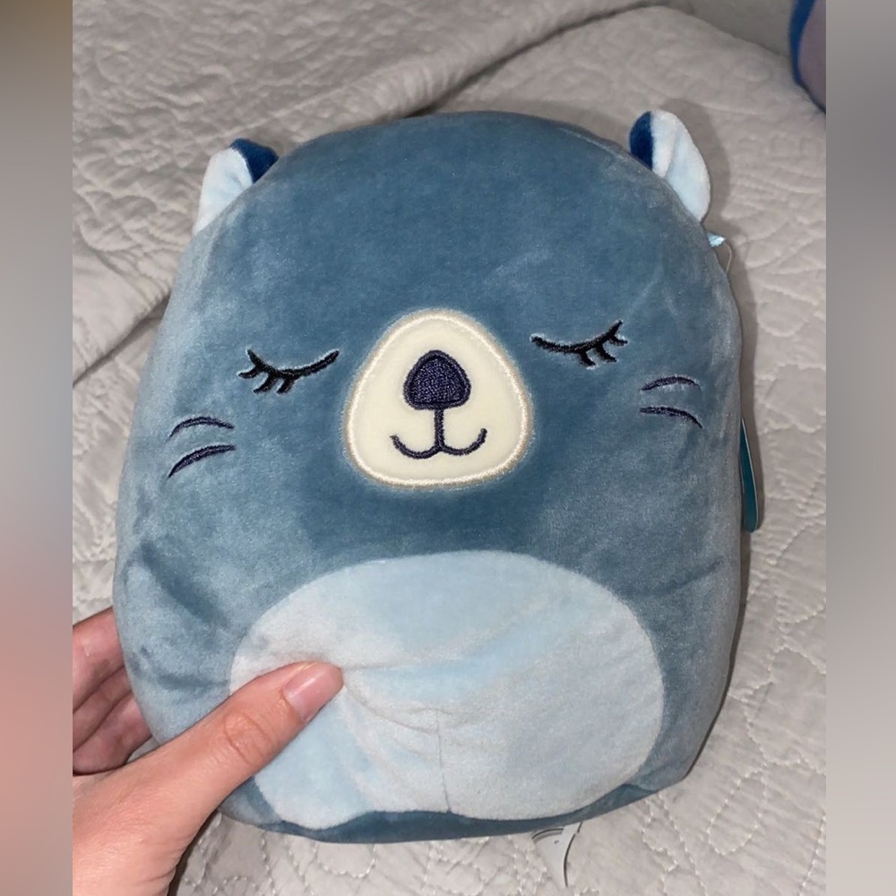 River 🥺 The little otter Squishmallow!